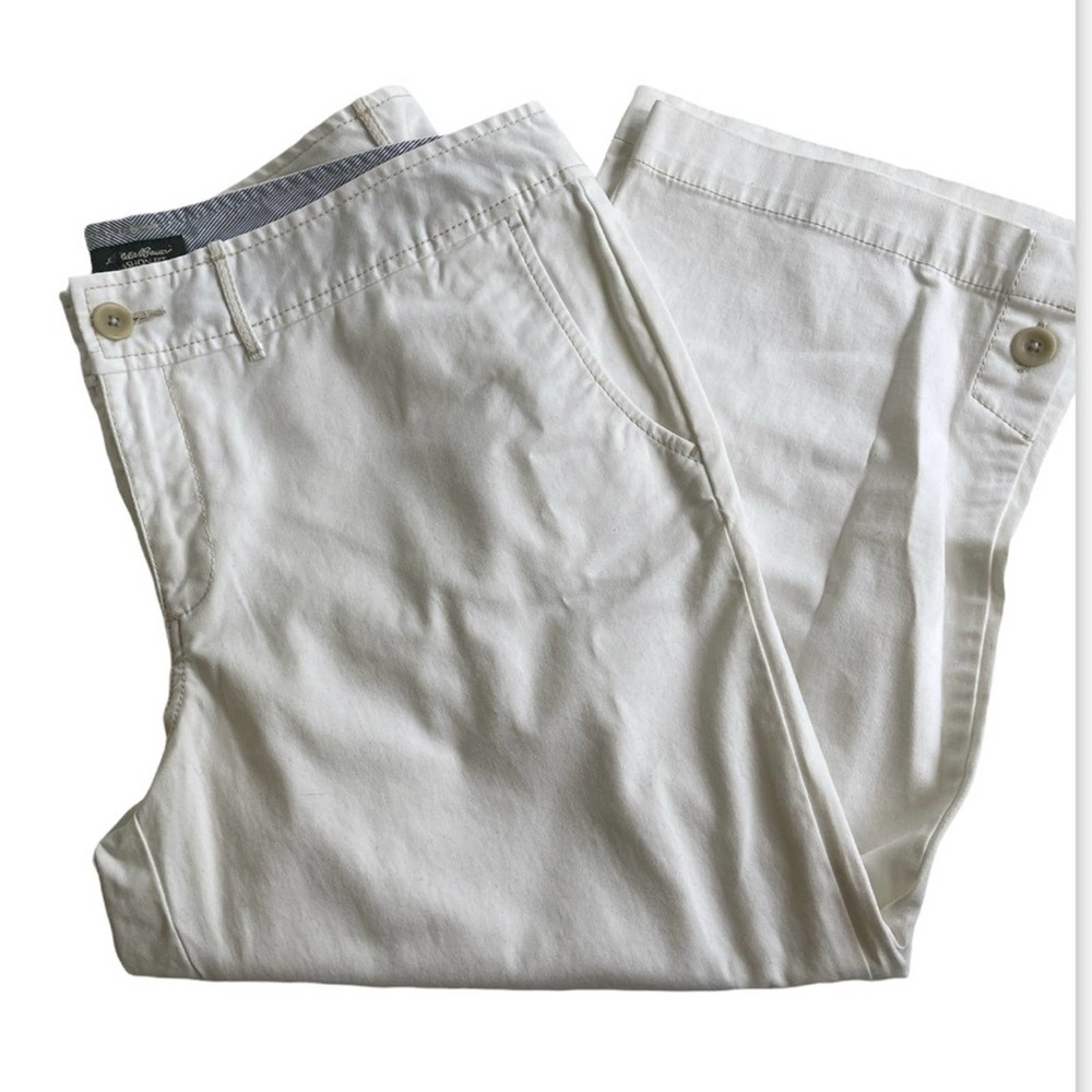 NWOT EDDIE BAUER Flat Front Cropped Khaki’s - Size 14